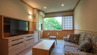 リニューアル[和洋室(3名定員／1名布団利用)]開放式内風呂付…45㎡	禁煙