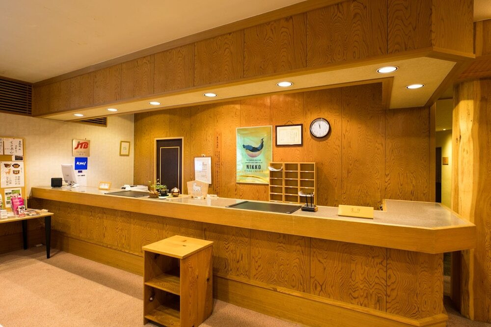 チェックイン / チェックアウト キオスク