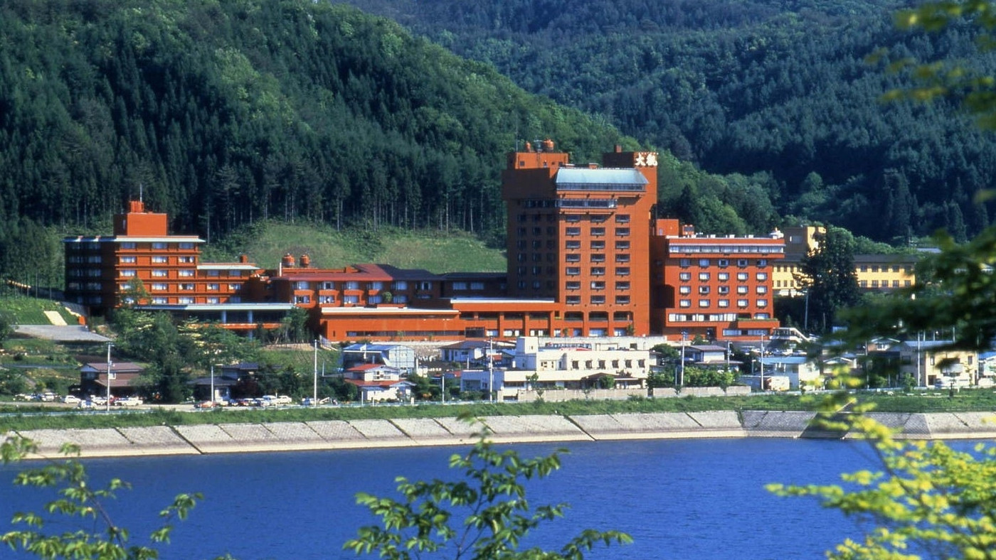 5. 約25メートル!巨大な大浴場でのびのびできる「湯守 ホテル大観(たいかん)」3478607