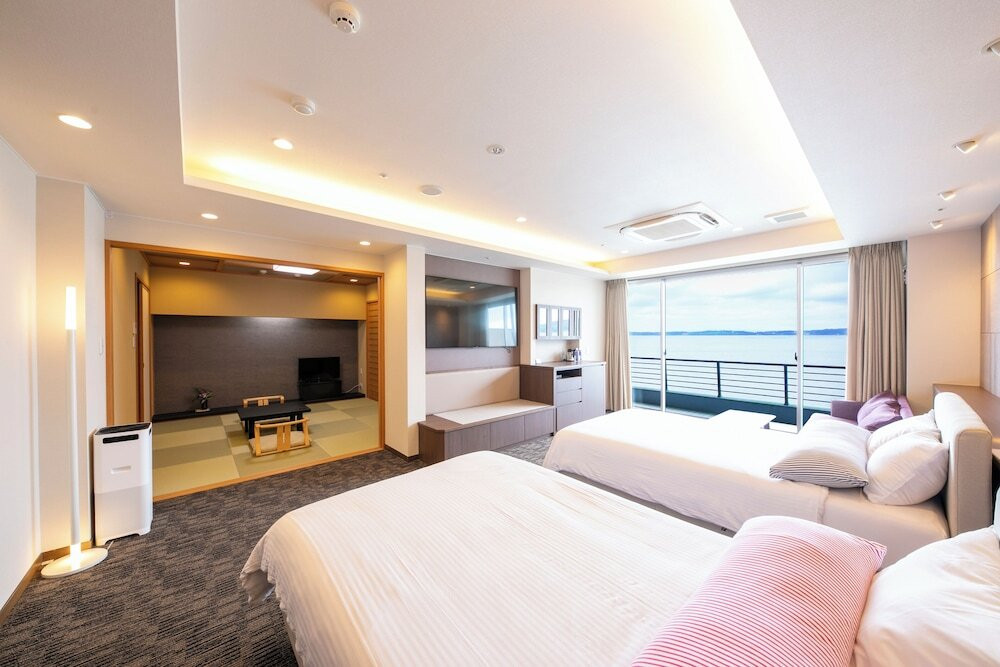 温泉とアコヤ貝に囲まれた優雅な湯浴みで満たされて3927103