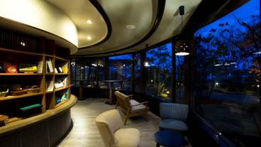 book cafeの内観(夜) / 5