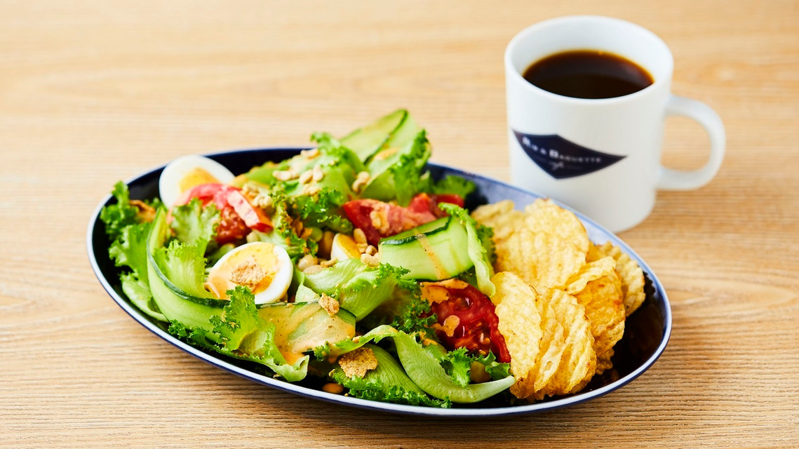 朝食のサラダプレート