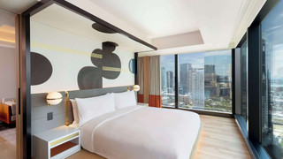 キャノピーコーナースイート (キングベッド)