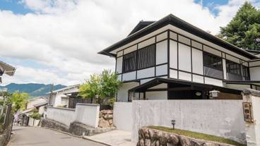 施設の入り口 / 16