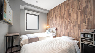 ソファ付きダブルベッドルーム（ツイン）