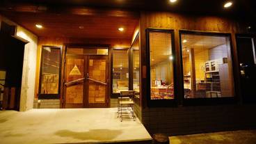 施設の入り口 / 2