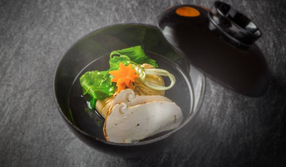 いつ来ても新鮮♪
モダン懐石に舌鼓 / 4