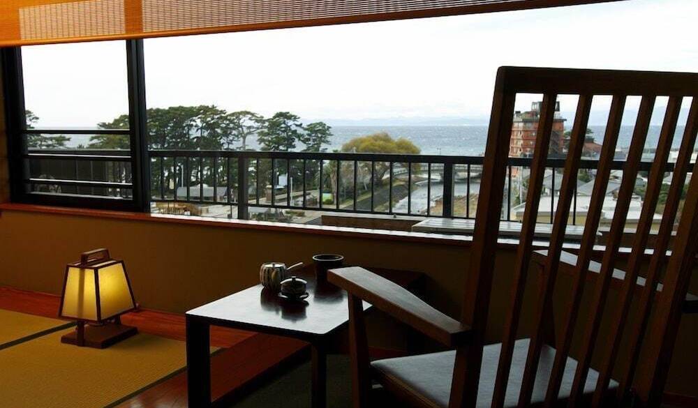 多彩な客室で
思い思いの滞在を / 4