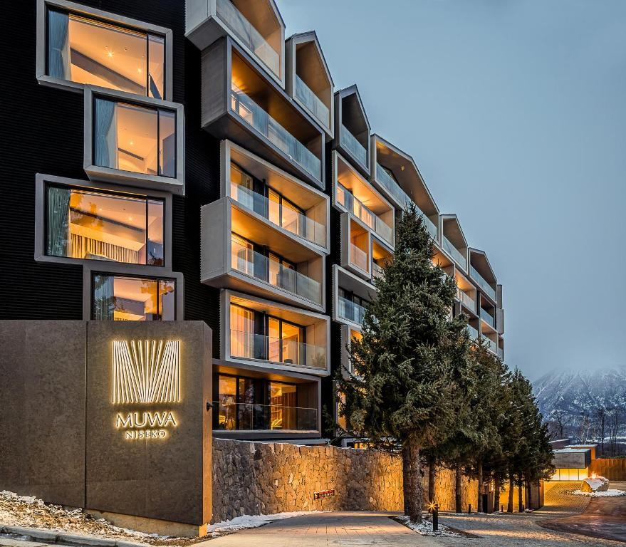 ホテル外観 入口