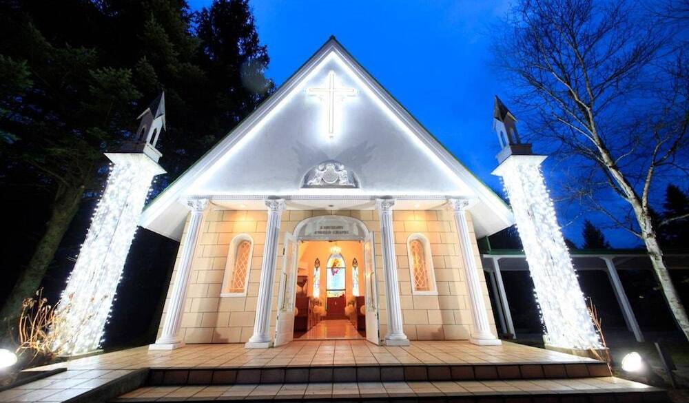 美しい中庭や
チャペルを眺めて / 5