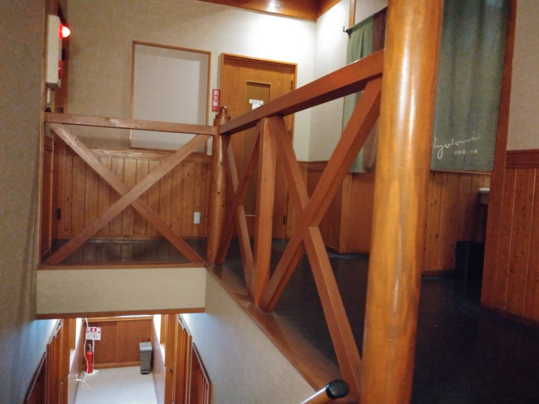 コンパクトシングルは完全一人用。トイレ共同。