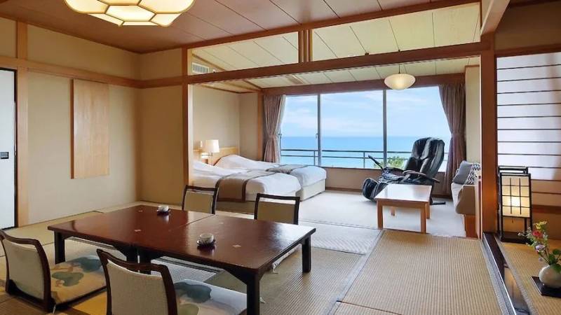 檜内風呂付き角部屋和洋室