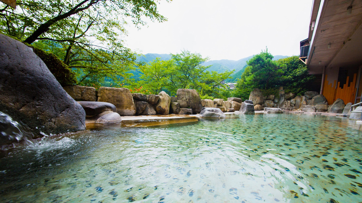 3つの貸切露天風呂からお好みで!飛騨川の景色とせせらぎに癒される宿3983345