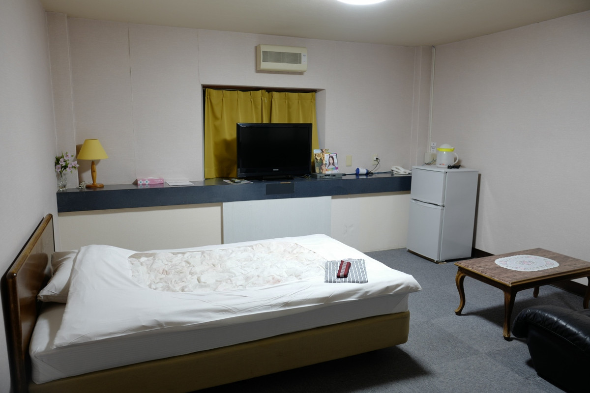 シングルルームの様子。広くてマンションのよう。