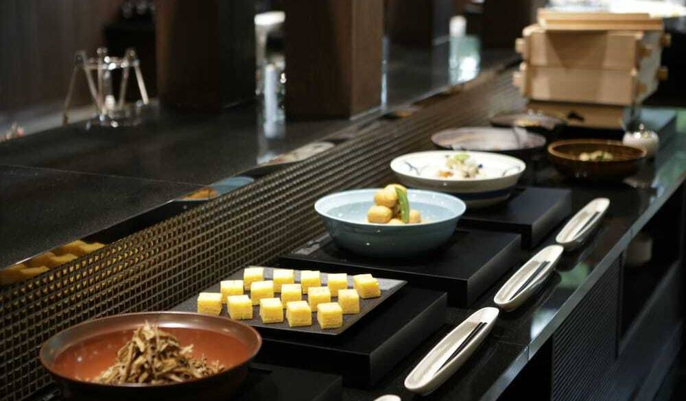 朝食 ビュッフェ台一例① / 1