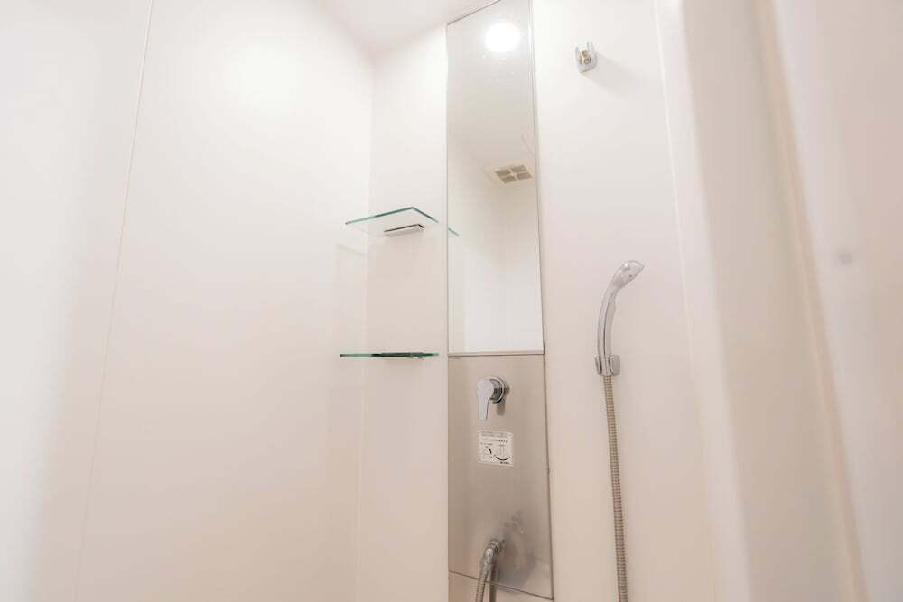 バスルームのシャワー