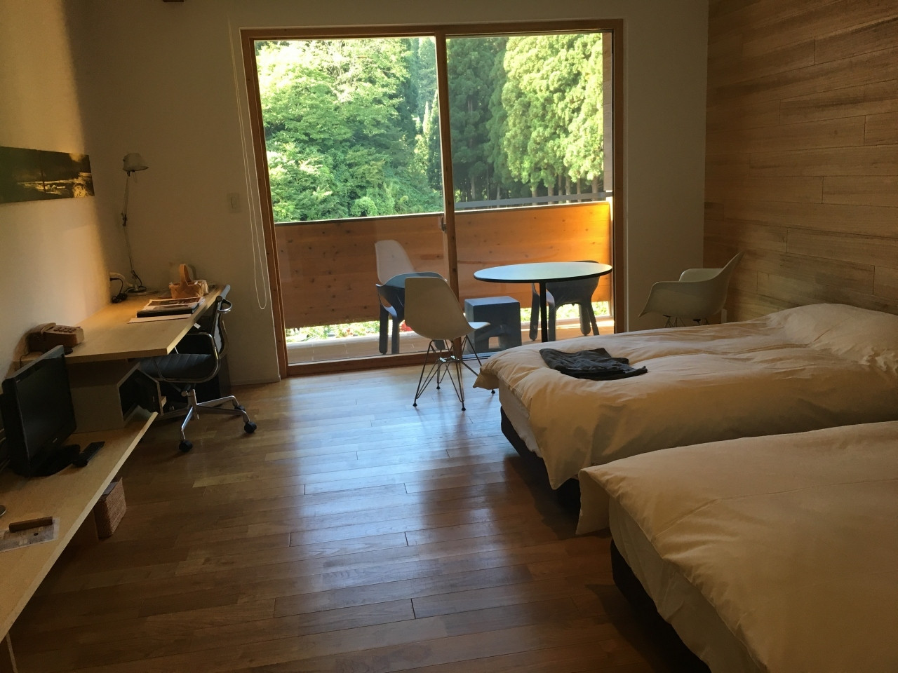 デザイナーズ家具が配された客室3401884