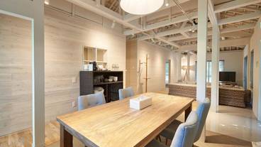 客室内のダイニングエリア / 5