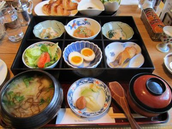 1.　THE SAIHOKUKAN HOTEL（長野ホテル犀北館）3475614