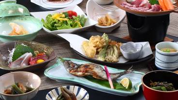 食事・飲み物 / 3