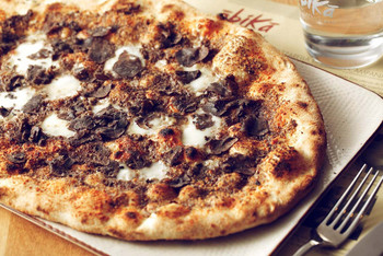 「オービカ モッツァレラバー 六本木ヒルズ店」料理 1155643 Pizzaタルトゥーフォ