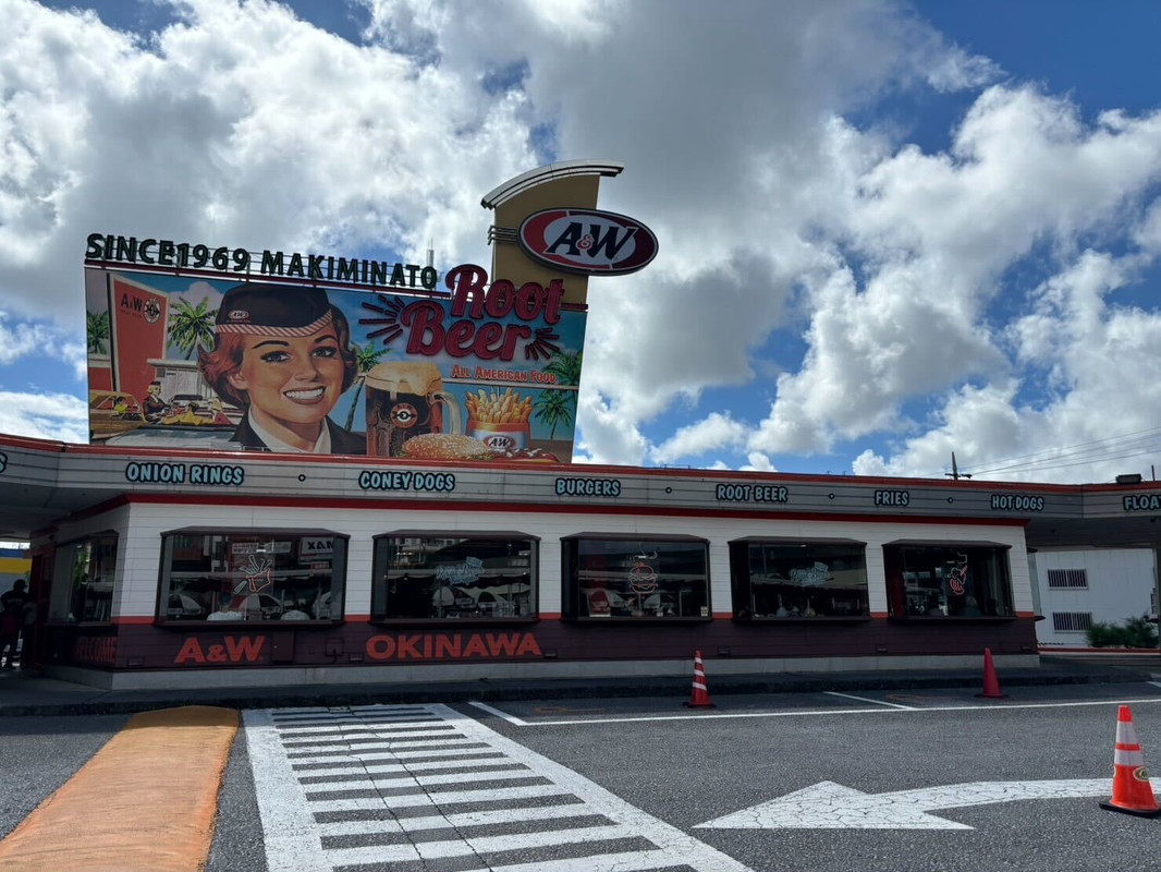 写真映えする外観の牧港店はオススメです。 / 1