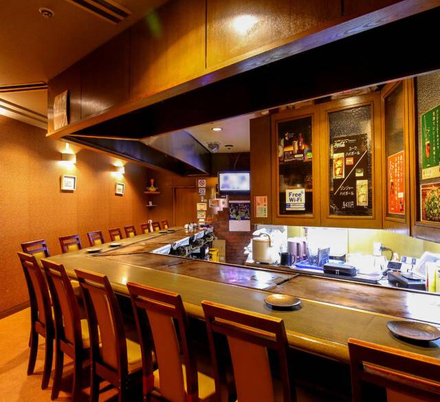 「おこのみやき 三平」店内 / 5