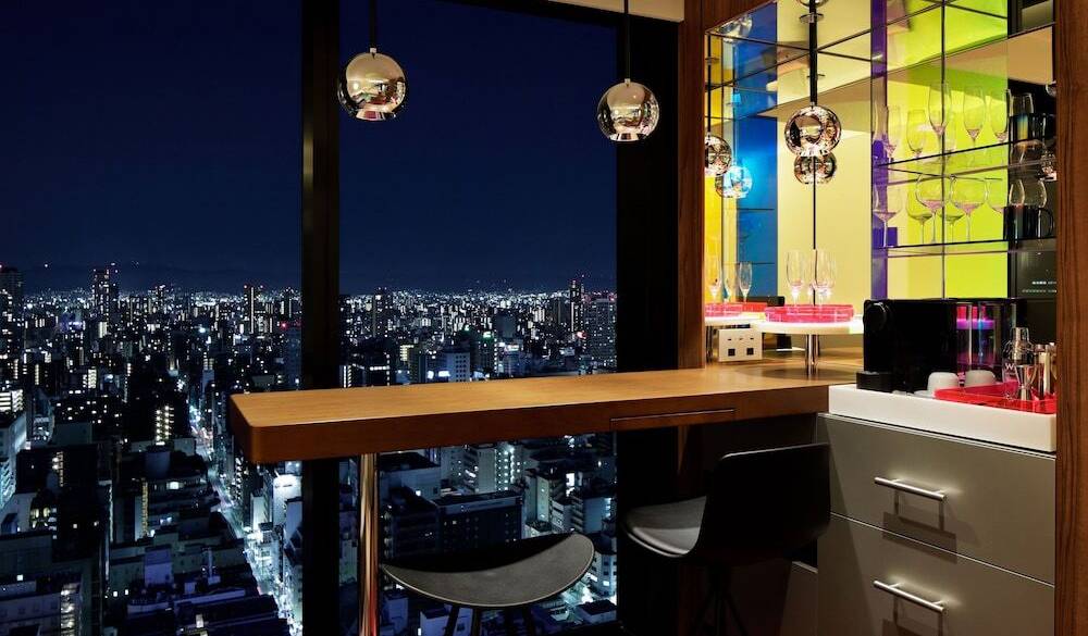 部屋をネオンで
おしゃれに彩る / 3