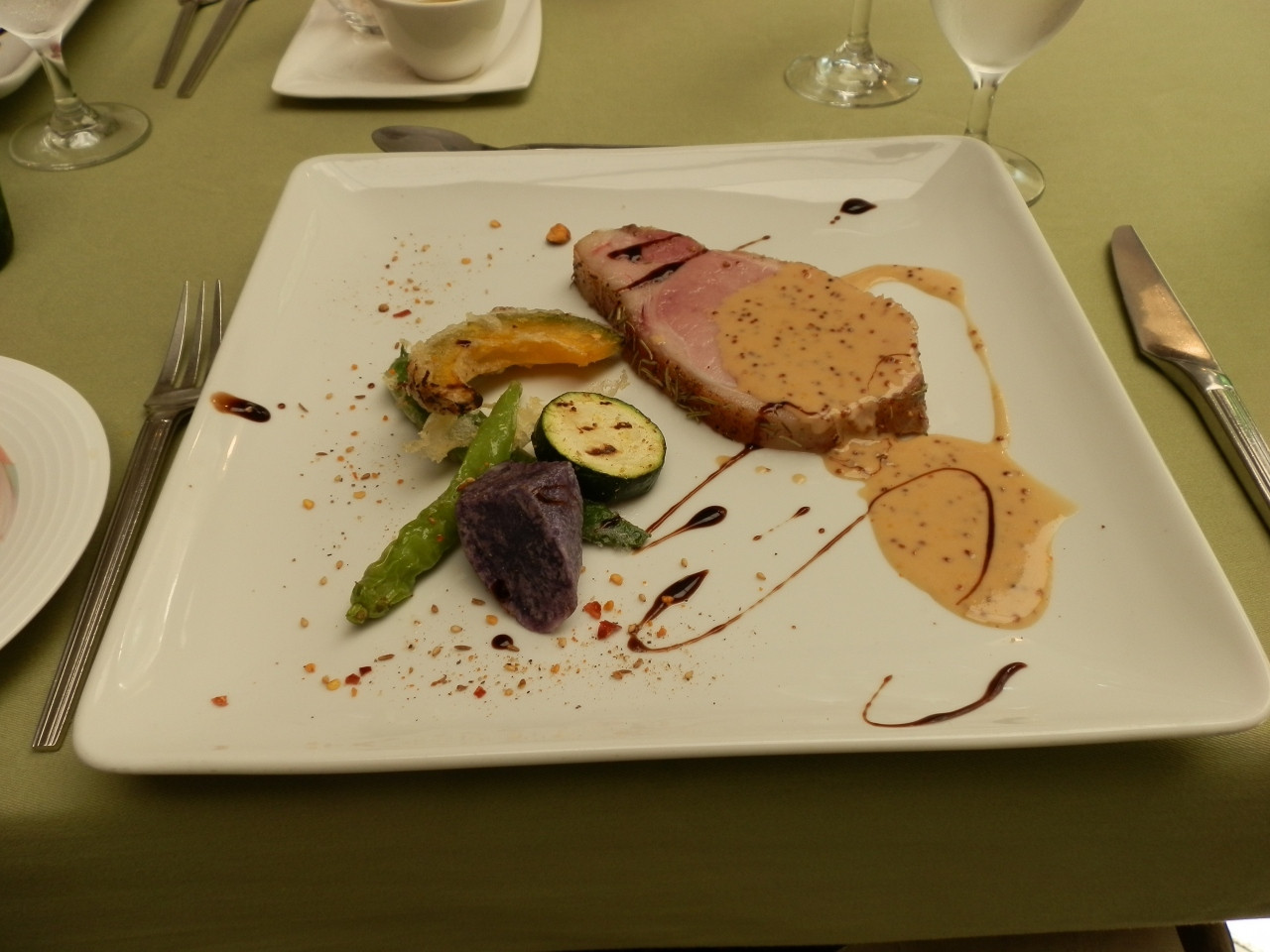 自然の中で優雅なグランピングもできちゃう4376464