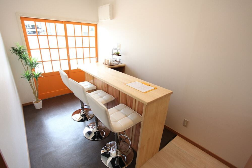 客室内のダイニングエリア