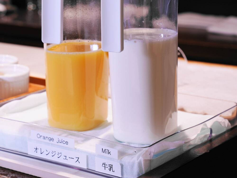 朝食