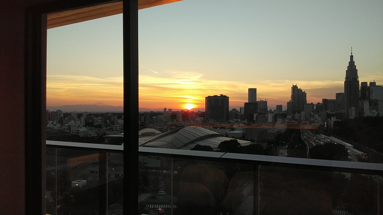 夕陽に富士山も