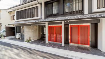 施設の入り口 / 13