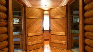 【大型コテージの 1 部】ツインルーム・禁煙＜1 部屋 ベッド 2 台＞