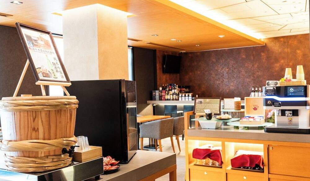 ラウンジ サービス / 1