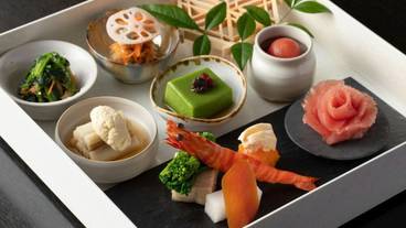 食事・飲み物 / 4