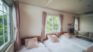 エコノミー トリプルルーム シングルベッド 3 台 パーシャルシービュー