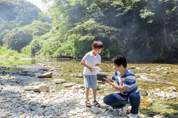 BBQ on the riverbed Preparing a rice bowl