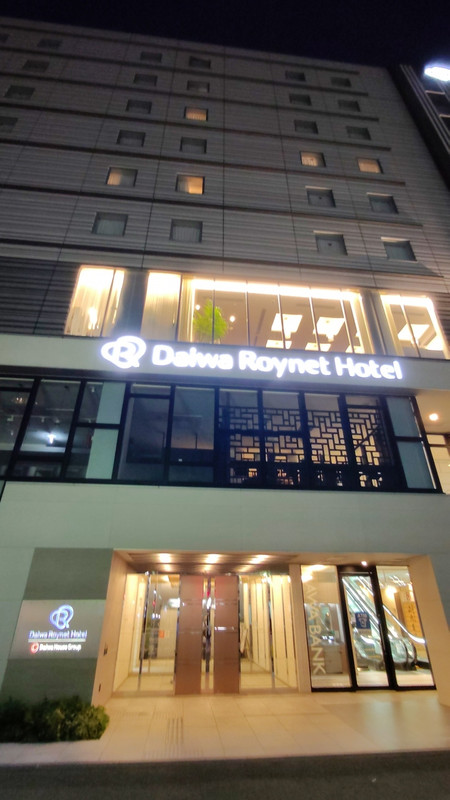 1階はコンビニ、裏には契約駐車場ですごく便利