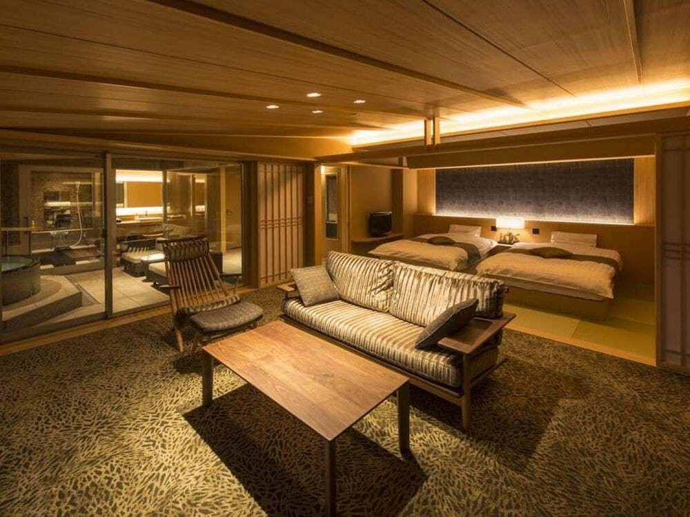 6.潮騒の音に心洗われる「海一望絶景の宿 いなとり荘」3997604