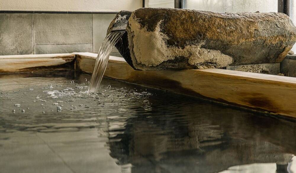 海辺の風景に癒される
広々とした浴場 / 5