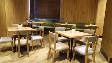 朝食スペース / 10