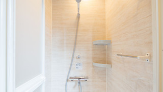 プライベート 個室4人部屋 シャワーブース付き 禁煙