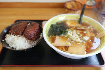 「一風亭」料理 602204 半ソースかつ丼(ヒレ)と醤油ラーメンのセット（990円）