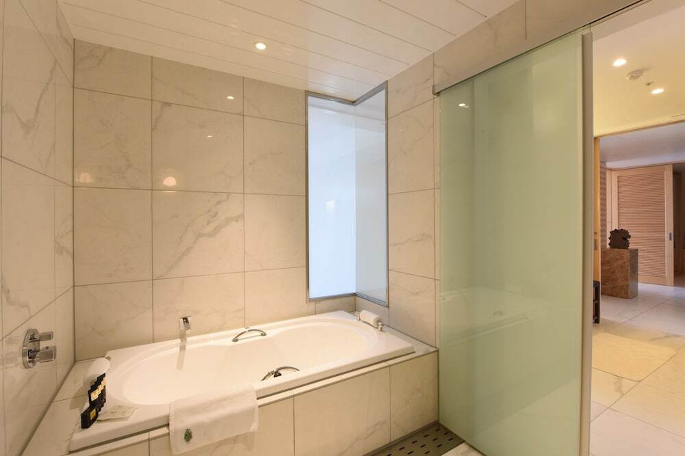 バスルーム バスタブ