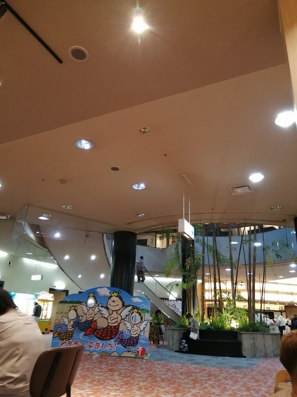 待合エリアには顔ハメもありました