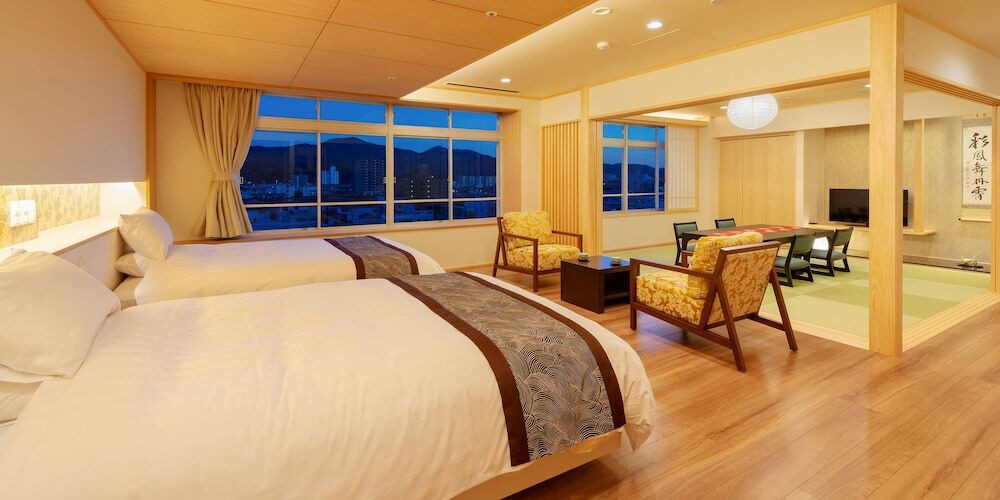 ロマンチックな夜景が魅力♪展望露天風呂が人気の老舗旅館3987704