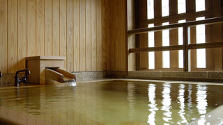 温泉掛流し露天風呂 広々浴室に高野槇の湯舟 68平米 (遠霞) 禁煙