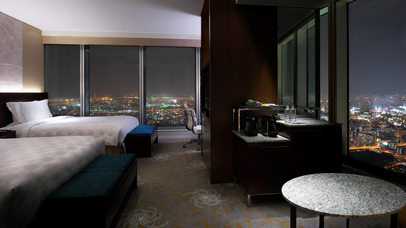 ラグジュアリーな雰囲気と眺望が自慢の「天空のホテル」4761341