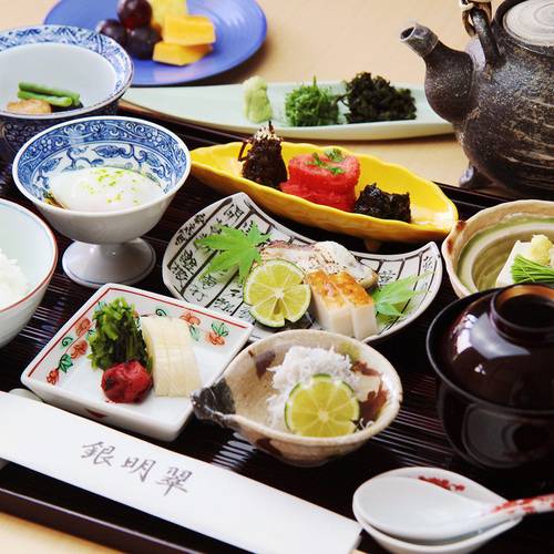 心身ともに癒される
京料理の朝食に舌鼓 / 1